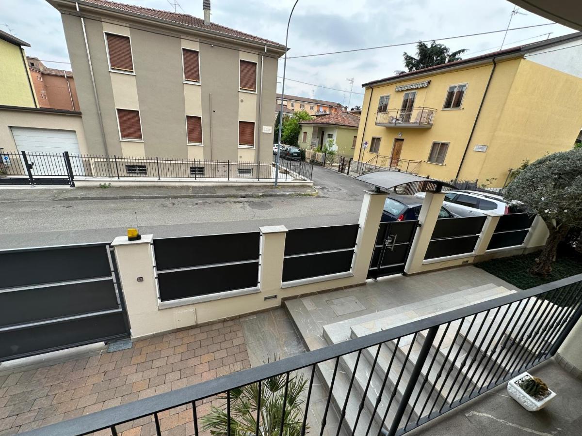 Casavale Elegante Residenza 108 Mq Max 7 Persone Appartement Piacenza Buitenkant foto